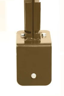 Poteau grillage rigide 1867mm  Bronze 2525 - DeltaMax platine équerre soudée - Produits de clôture Verpillat