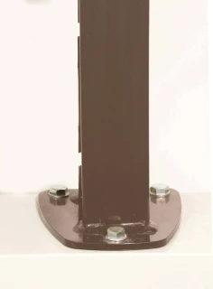 Poteau grillage rigide 1667mm  Brun 2650 Sablé - DeltaMax platine soudée - Produits de clôture Verpillat
