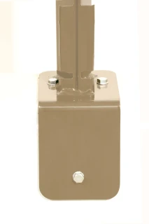 Poteau grillage rigide 1767mm  Gris 2500 sablé - DeltaMax platine équerre soudée - Produits de clôture Verpillat