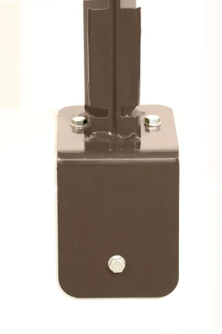 Poteau grillage rigide 0867mm Brun 2650 Sablé - DeltaMax platine équerre soudée