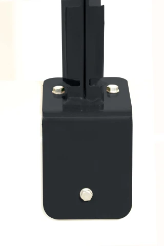 Poteau grillage rigide 1467mm  Noir 2200 Sablé - DeltaMax platine équerre soudée - Ce poteau a été spécialement conçu pour les panneaux rigides
