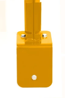Poteau grillage rigide 1567mm  Jaune signalisation - DeltaMax platine équerre soudée - Produits de clôture Verpillat